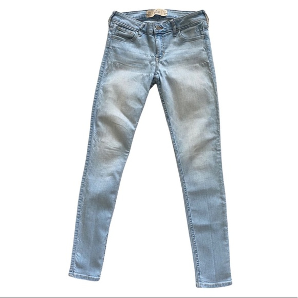 Hollister Super Skinny Jeans••